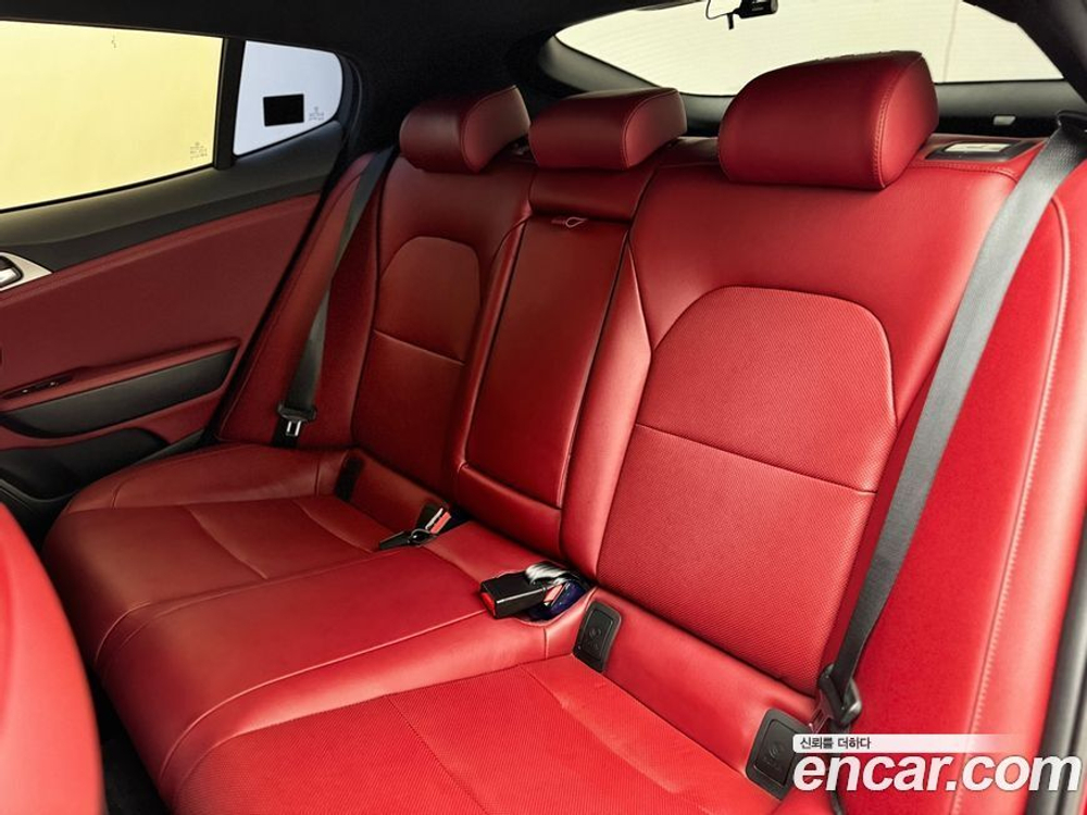 Kia Stinger 2.0 Turbo AWD (10.2019)