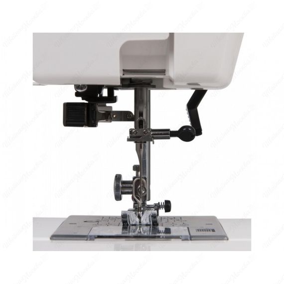 Швейная машина Janome 7518A