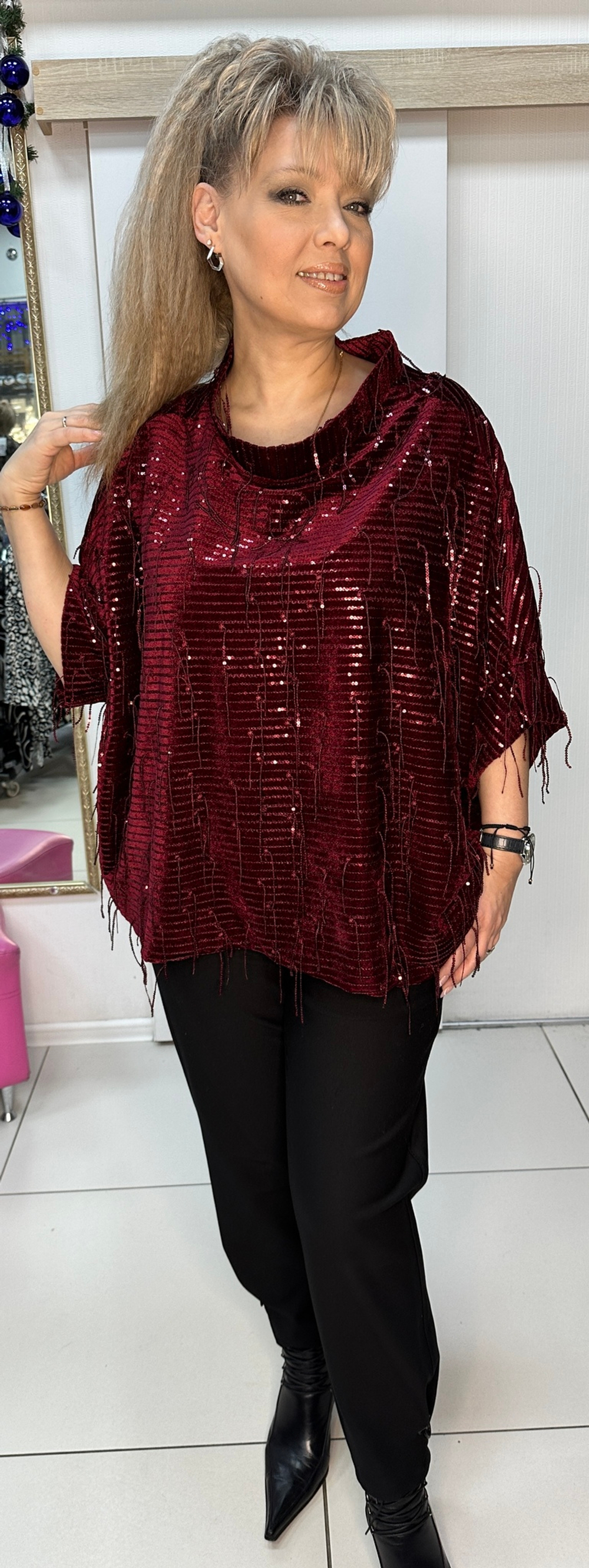 Нарядный бордовый блузон-туника с блестящими пайетками
