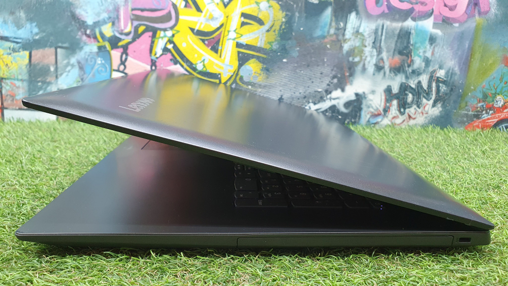 Ноутбук Lenovo i5-8/12 Gb/Mx150 4 ГБ/FHD