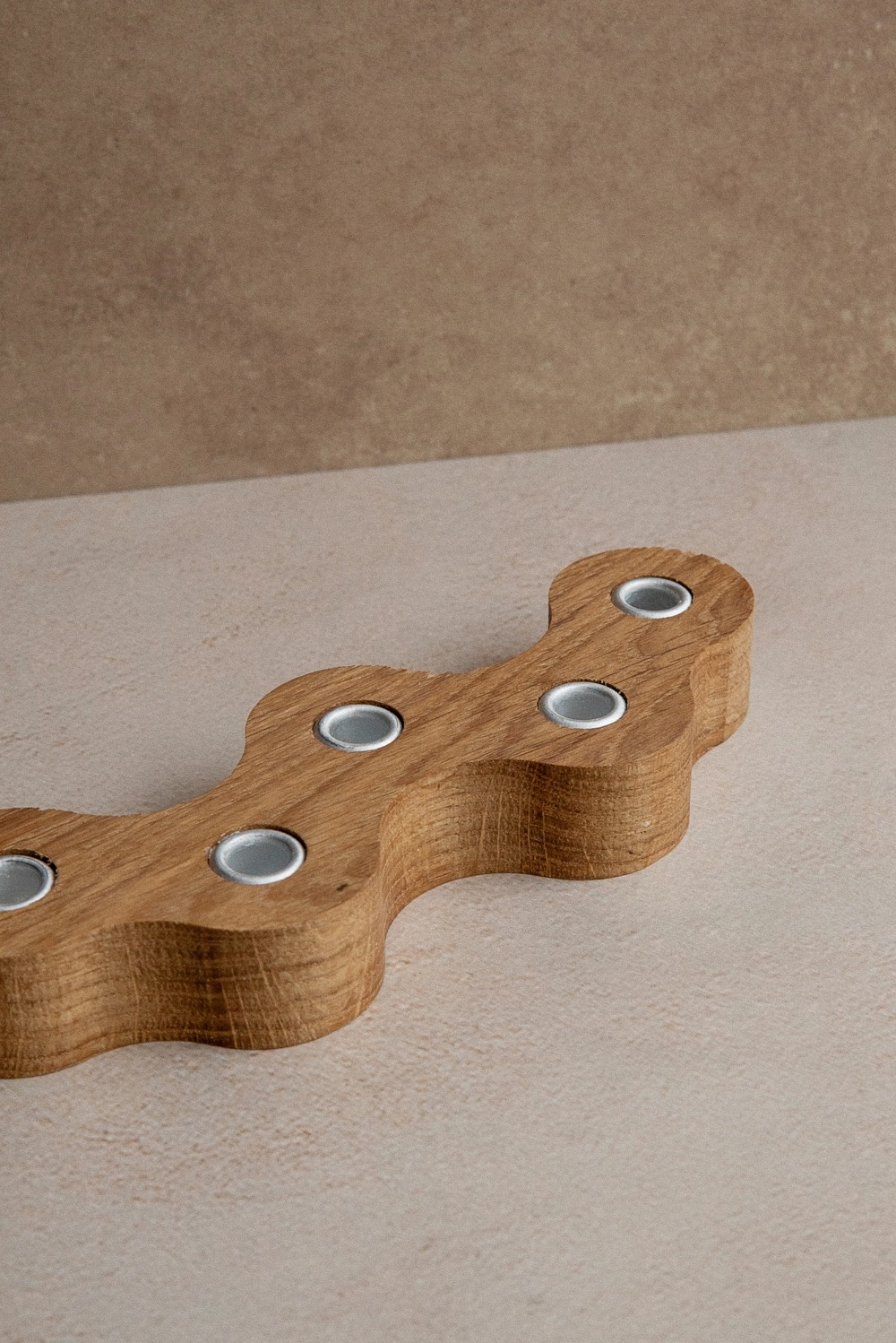 Подсвечник для тонких свечей, дерево с металлическими вставками