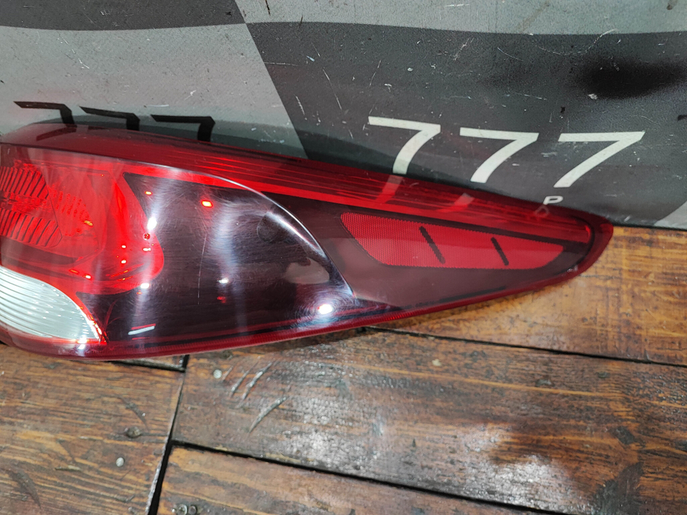 Фонарь задний правый Kia Rio 4 (FB) 17-20 Б/У Оригинал 92402H0000