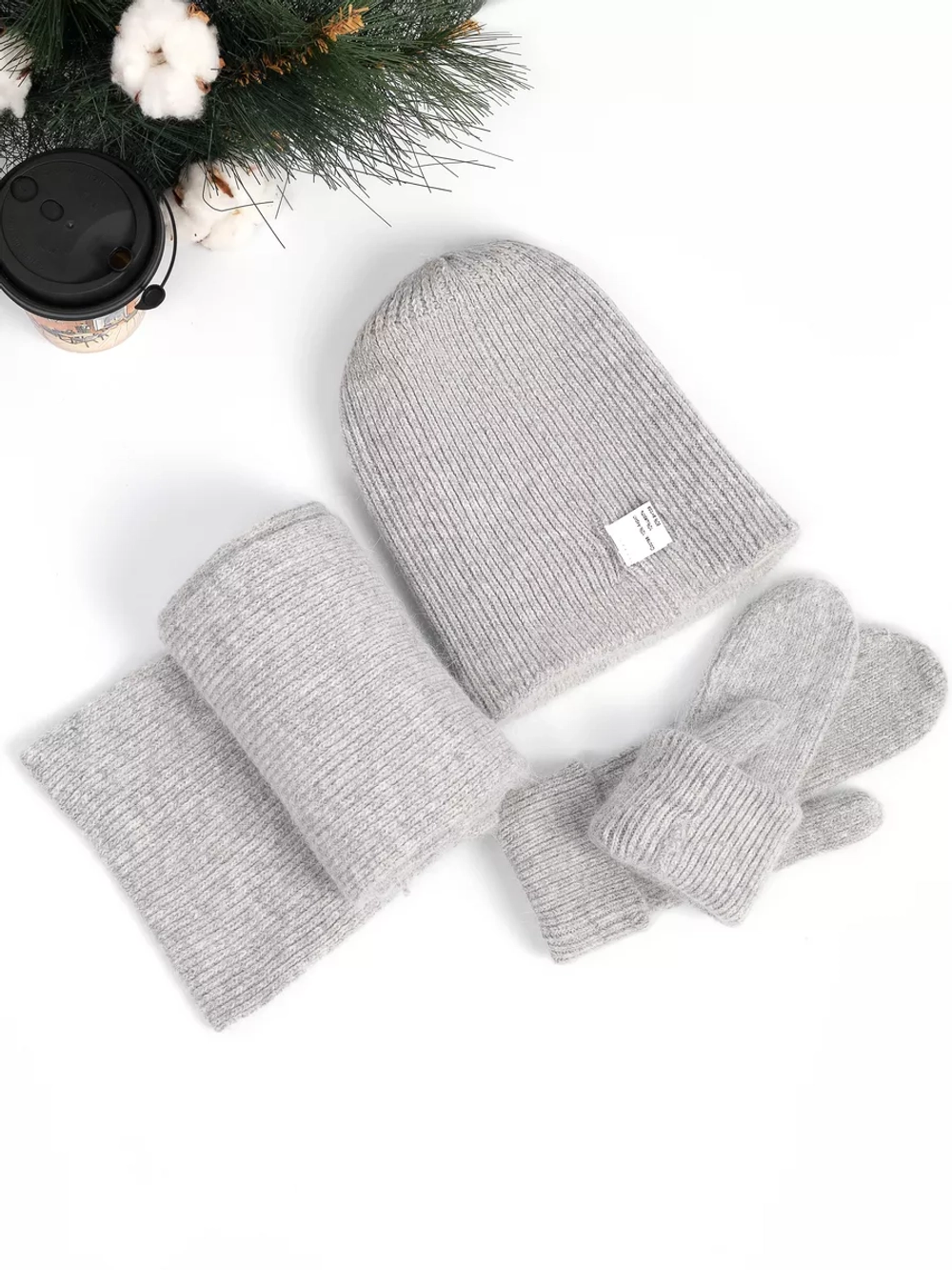 Комплект зимний шапка с шарфом и перчатками теплый вязаный