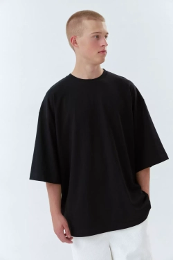 Огромная футболка из черного хлопка