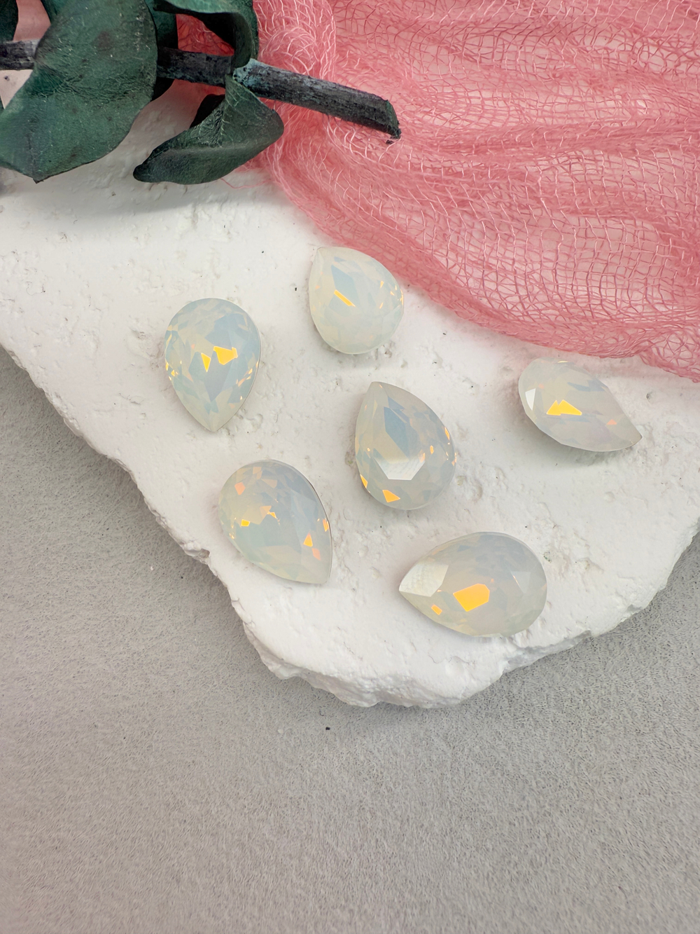 Капля Drop 14*10 мм, White opal
