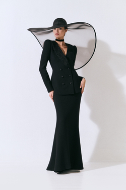 Жакет из шерсти и воротником, вышитым вручную