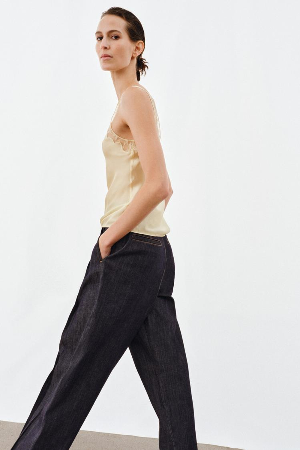 ZARA АТЛАСНЫЙ ТОП С КРУЖЕВОМ — ZW COLLECTION, ЖЕЛТЫЙ