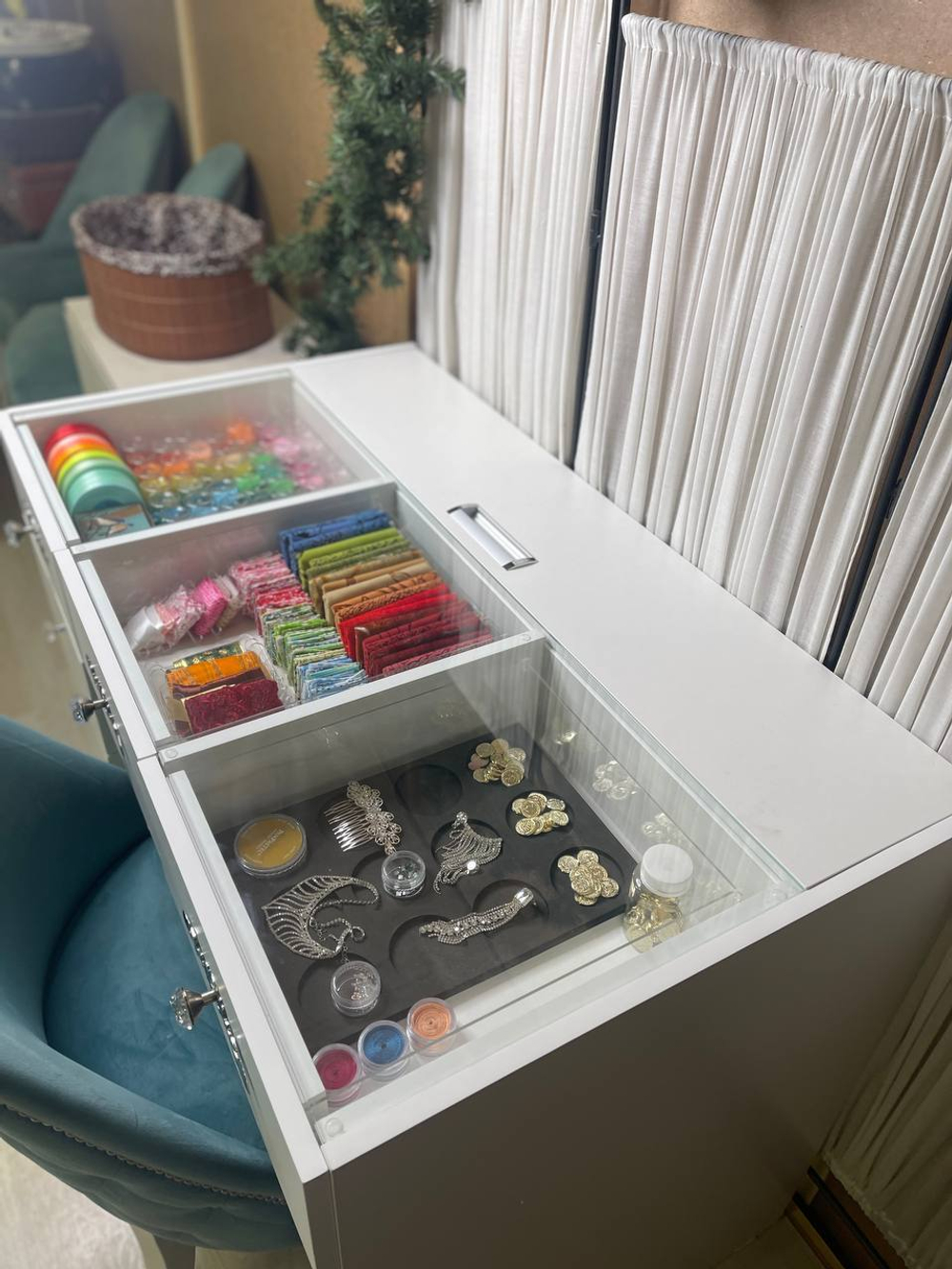 Стол со стеклом х3 (НА ЗАКАЗ)