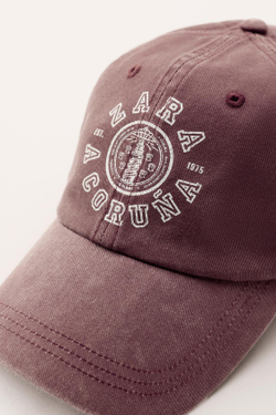 ZARA КЕПКА VARSITY, СВЕТЛО-КОРИЧНЕВЫЙ