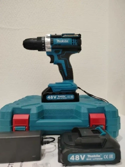 Аккумуляторная дрель-шуруповерт Макита с набором