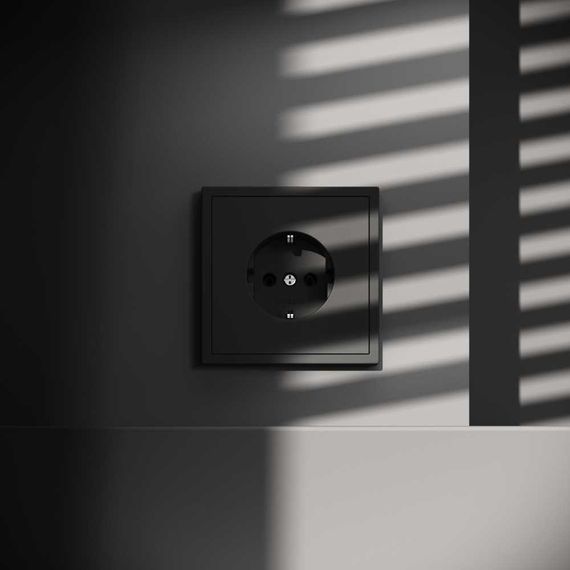 Розетка встраиваемая Voltum S70 с заземлением 16А, (черный матовый) VLS040108