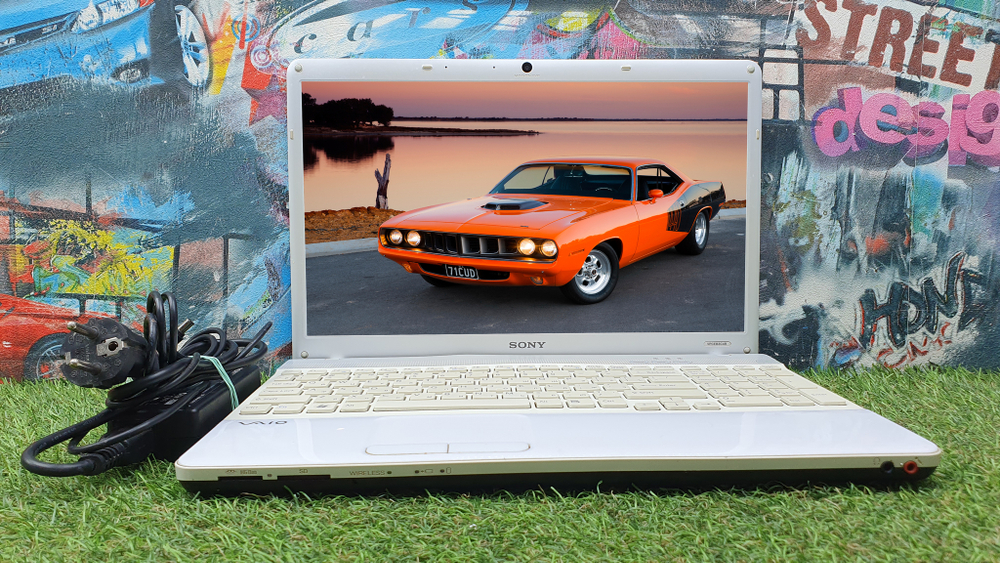 НОУТБУК SONY i3/4 Gb/ HD 5000 1 Gb