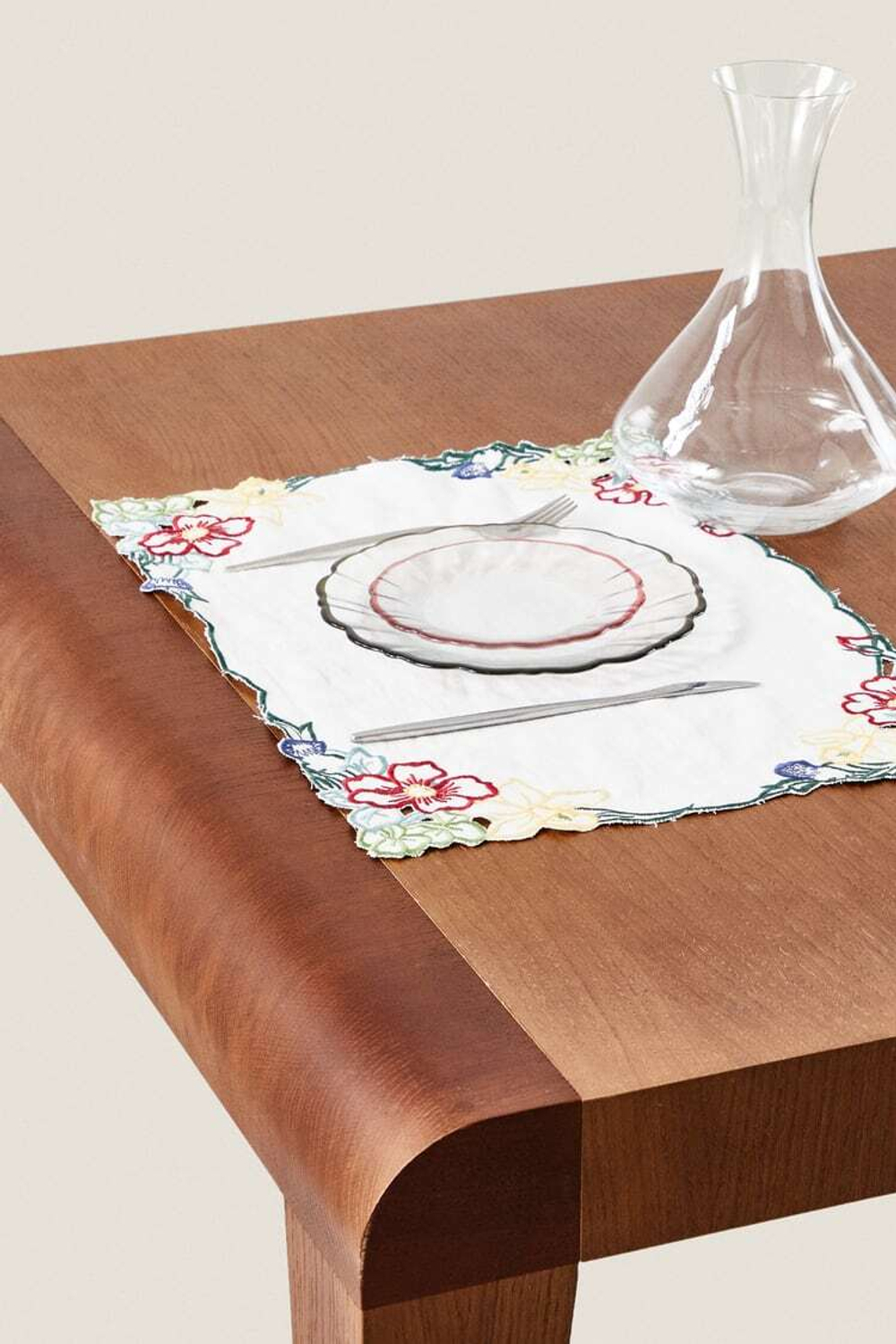 ZARA HOME САЛФЕТКА С ВЫШИВКОЙ ИЗ ХЛОПЧАТОБУМАЖНОГО ПОЛОТНА, БЕЛЫЙ