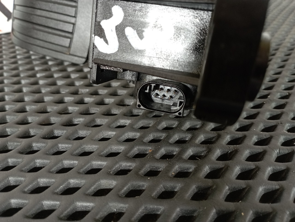 Педаль газа электронная 2018г