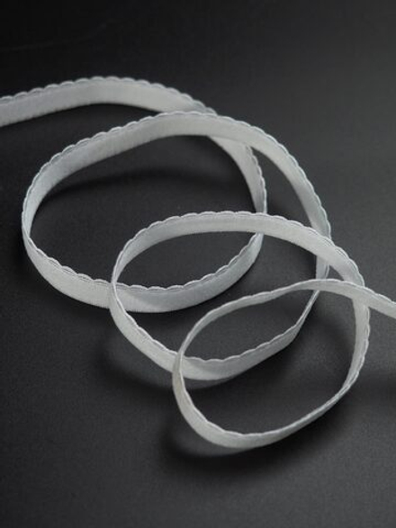 Резинка отделочная холодная белая ширина 10 мм с учетом фестона