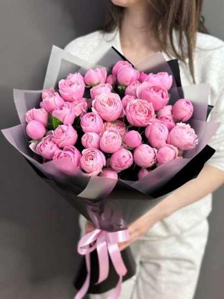 Букет из 9 кустовых пионовидных роз "Силва Пинк"