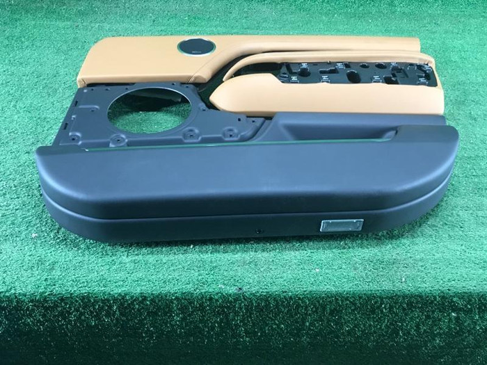 Обшивка двери передняя RR Vogue 4 L405 (17-22)