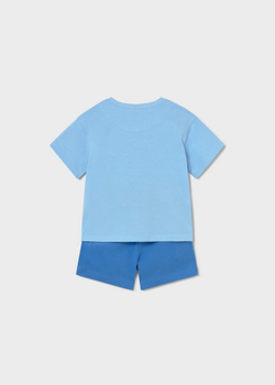 футболка с шортами
