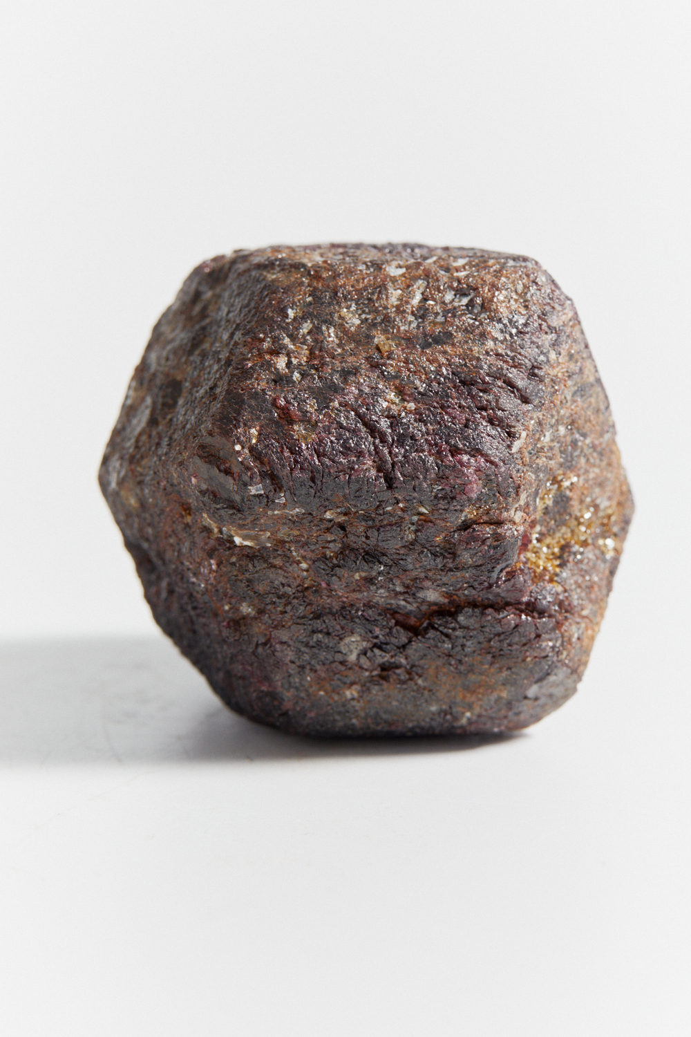 Альмандин (гранат) кристалл М