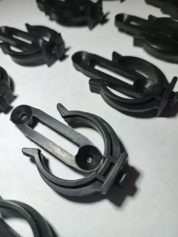 Клипсы для кухонного цоколя (пластик, ЛДСП, МДФ Дерево) 10 штуки