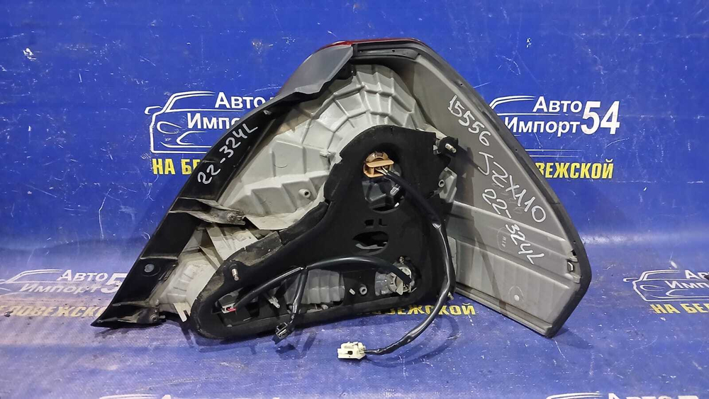 Стоп левый TOYOTA MARK 2 2002-2004