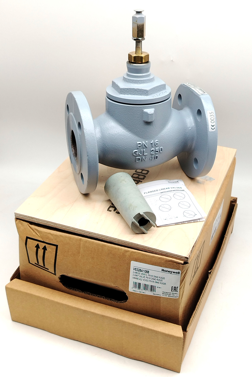 Клапан двухходовой фланцевый Honeywel V5328A1088 DN40 Kvs-25 PN16
