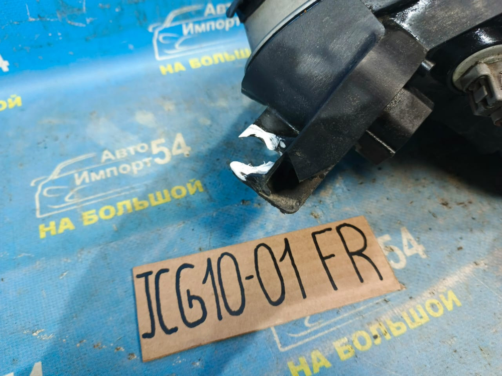 Фара передняя правая TOYOTA BREVIS 2002