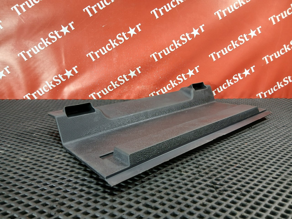 Крышка блока предохранителей