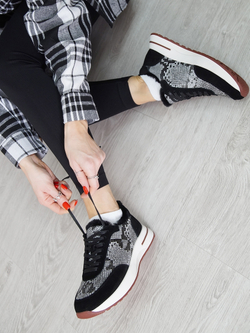 Кроссовки женские зимние