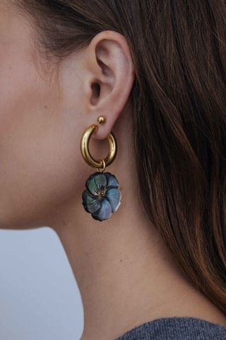 Подвеска Цветок из перламутра выпуклый 27 мм / Black /