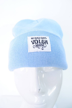 Шапка красивого оттенка