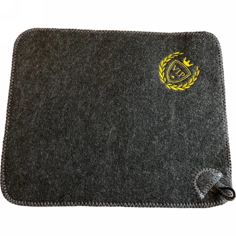 Коврик серый с вышивкой «VIP» 38*48см