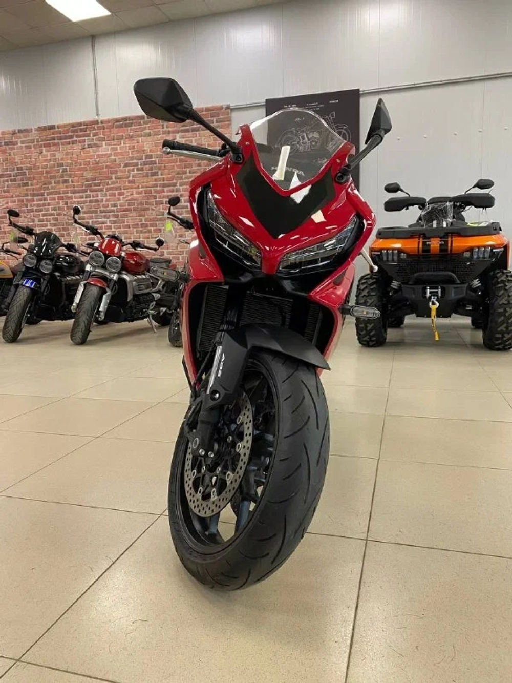 Honda CBR 650R, 2024 red