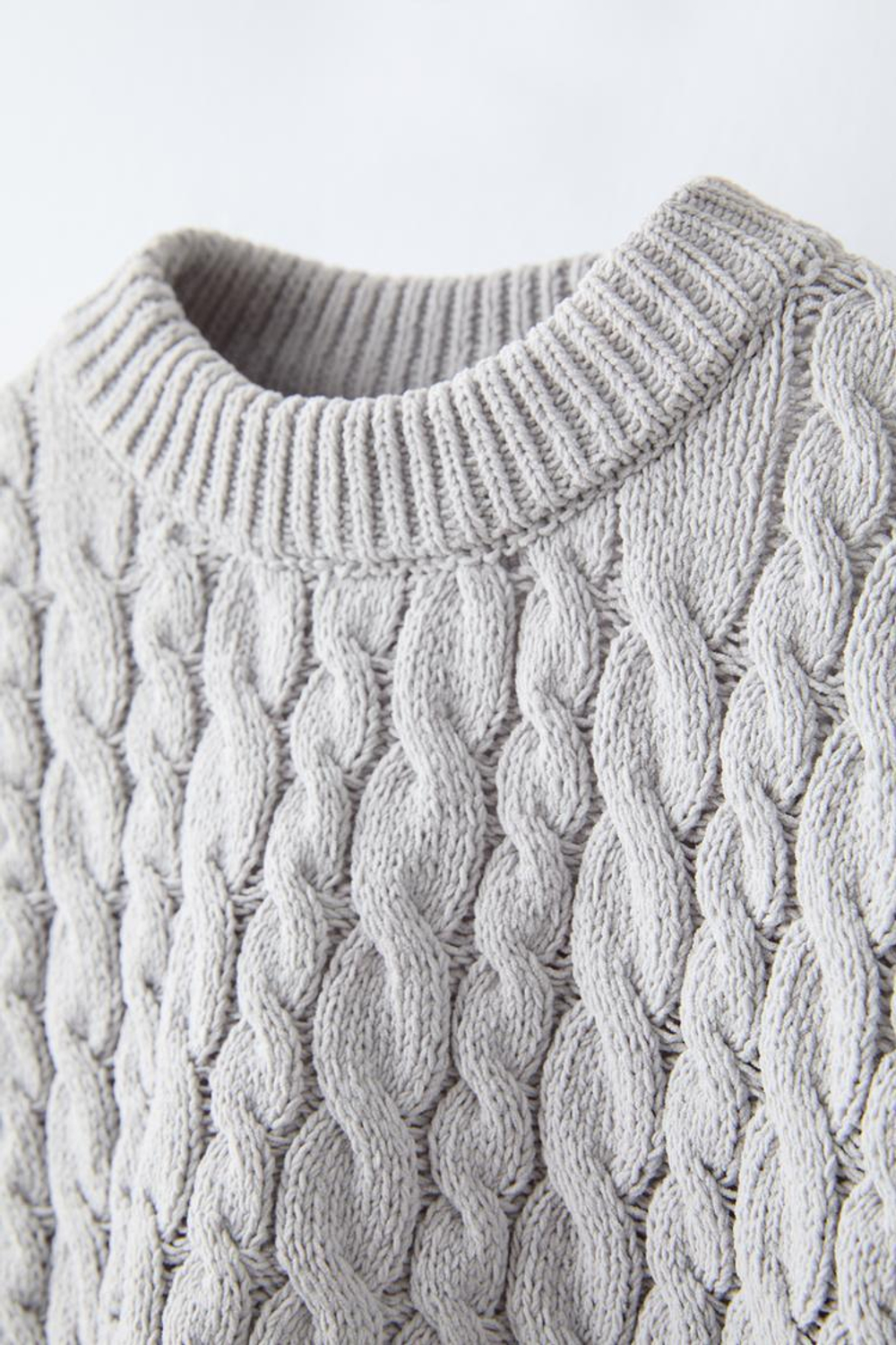 ZARA СВИТЕР ИЗ СИНЕЛИ С УЗОРОМ «КОСЫ», ЖЕМЧУЖНО-СЕРЫЙ