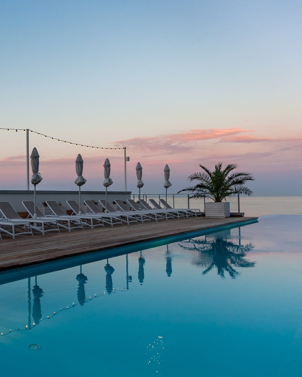 Шезлонг-лежак пластиковый Nardi Atlantico, белый, тортора