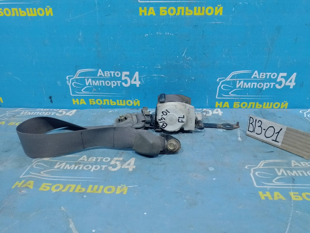 Ремень безопасности передний левый NISSAN SUNNY 1991