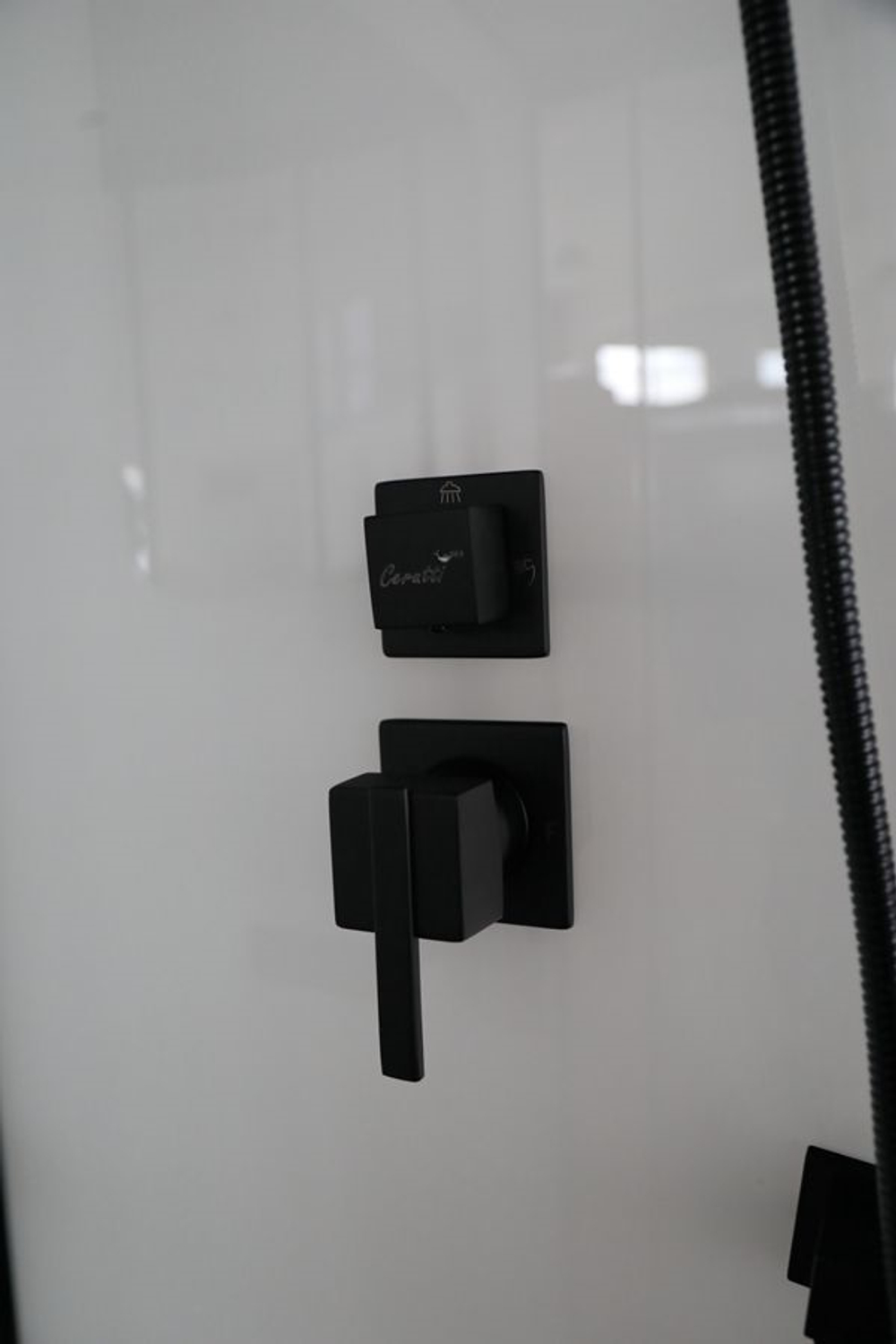 Душевая кабина Ceruttispa (ЧеруттиСпа) VIVA 91B, с низким поддоном, 90x90x215