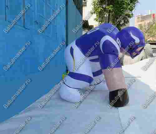 Надувная фигура «Регбист»