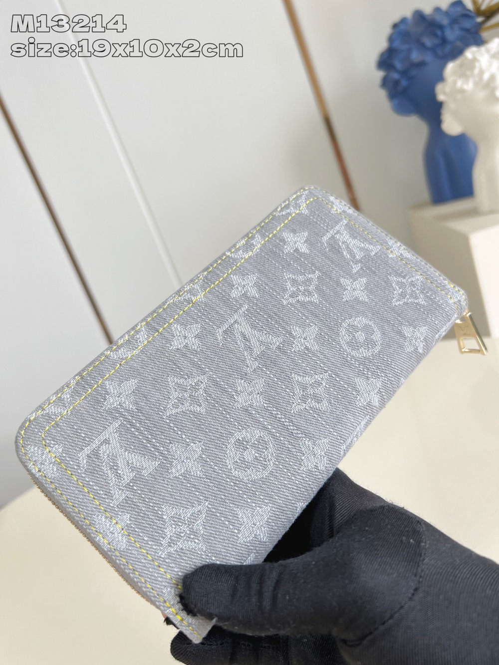 Louis Vuitton Zippy Wallet