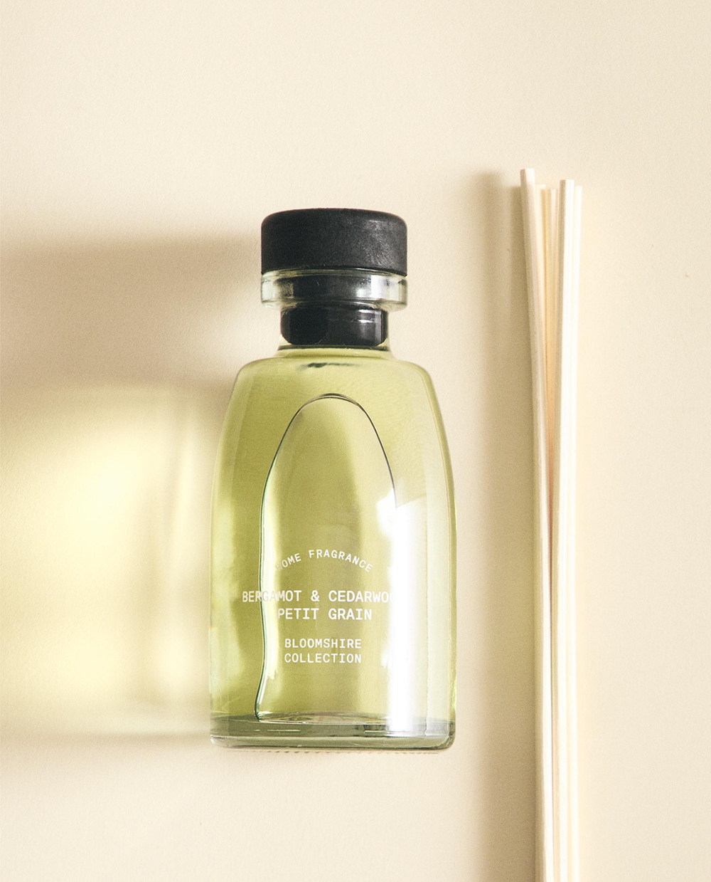 Zara Home Аромадиффузор Bergamot & Cedarwood 100 мл, тростниковые палочки микадо, аромат древесный, Коричневый