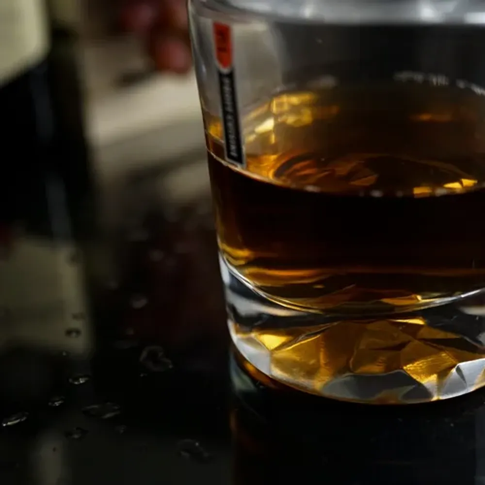 Графин 0,75 л штоф с крышкой Iceberg h21,5 см d 10,5 см стекло P.L. - BarWare [1]