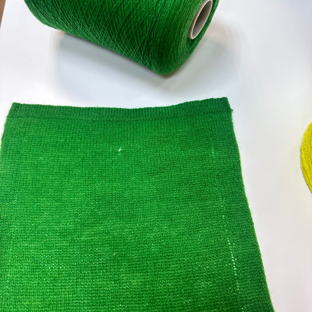 1A01 - Todd Duncan; 100% кашемир; 1400м/100гр, (2/28); OYUNA GREEN, цвет: зеленый яркий; S503