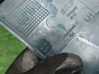 Накладка переднего бампера левая Audi Q8 (18-23)