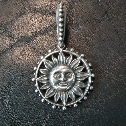 Подвеска. Солнце