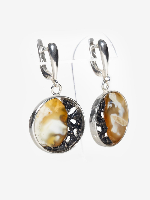 Уникальные серебряные серьги с цельным пейзажным янтарем, серебро 925 пробы