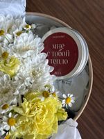 Цветочная композиция в коробке+свеча 60 мл (тиковое дерево)