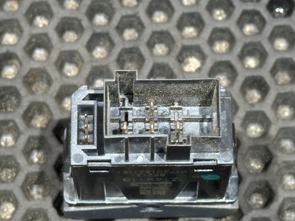 Кнопка внутреннего освещения 2018г.