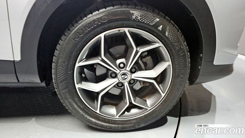 KG Mobility (Ssangyong) Beautiful Korando Бензин 1.5 2WD C5 (08.2019)