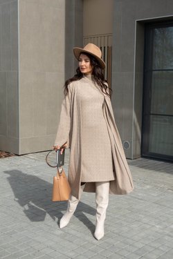 Платье трикотажное бежевое с кардиганом
