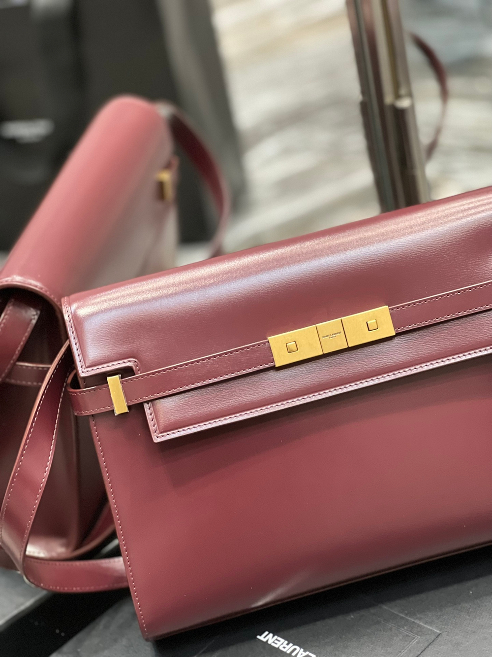 Saint Laurent Manhattan In Box 29 cm